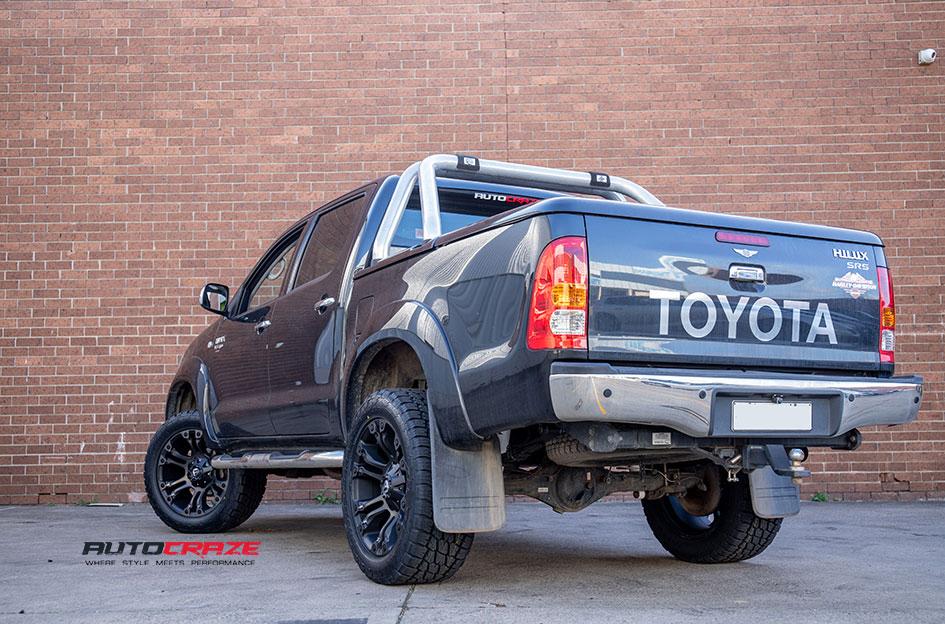 TOYOTA HILUX N70 4WD VAPOR BLACK MACHINED WITH DARK TINT